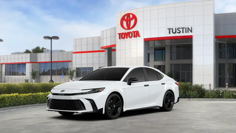 Toyota Camry Hybrid Nightshade 2026, фото производителя