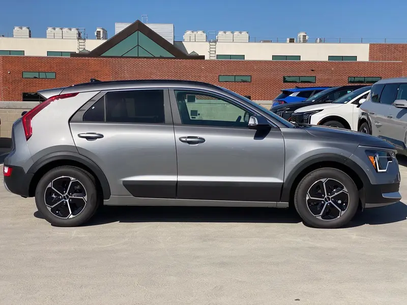 2026 Kia Niro Hybrid EX FWD, dealer photo of this configuration