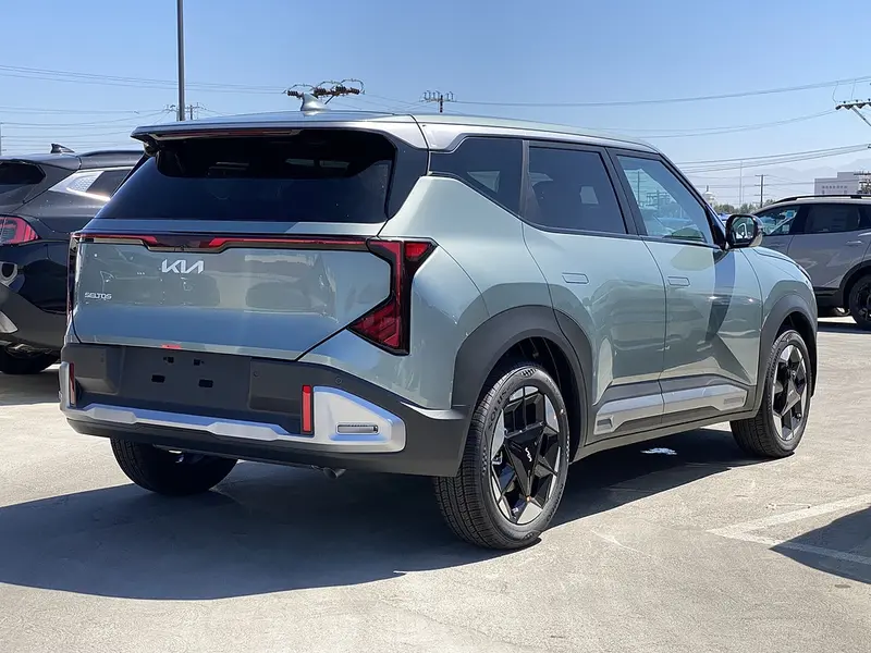 2027 Kia Seltos S FWD Frost Blue