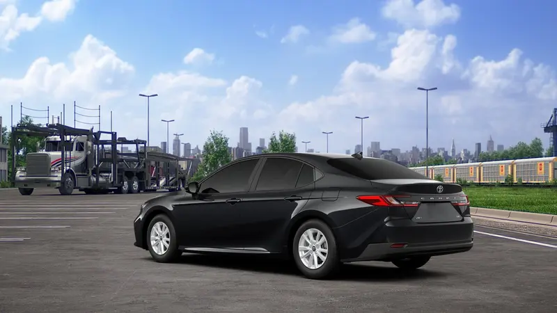 Toyota Camry Hybrid LE 2026, фото производителя