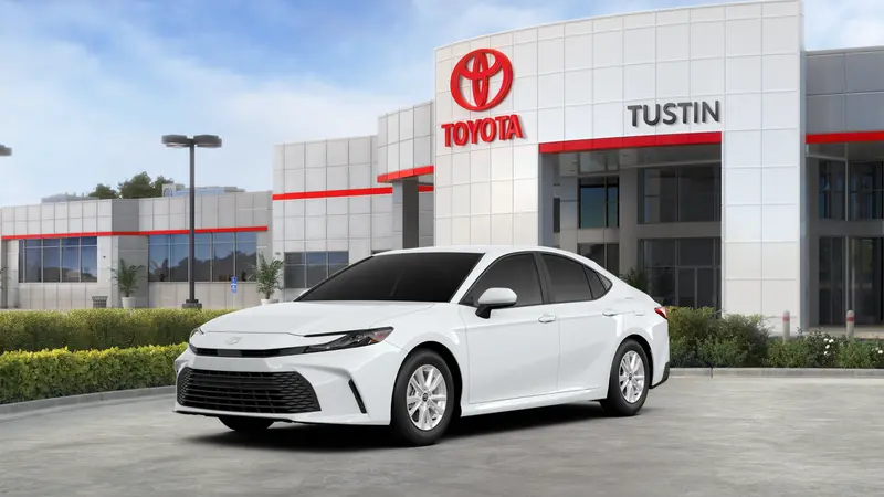 Toyota Camry Hybrid LE 2026, фото производителя