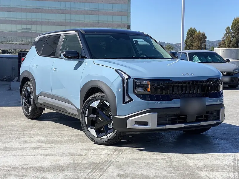 2027 Kia Seltos S FWD, dealer photo of this configuration
